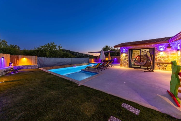 1yazlik-kiralik-villa-villa-desiderio (5).jpg