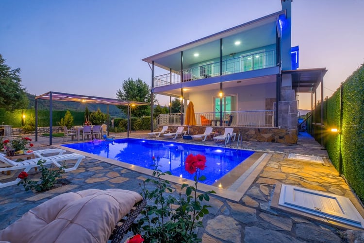 1kiralik-yazlik-villa-villa-atalar-2 (19).jpg