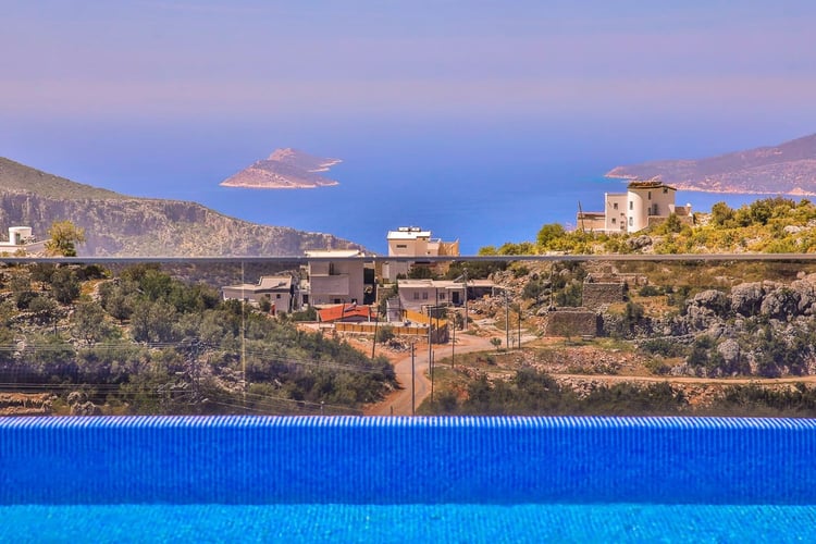 1kiralik-isitmali-havuzlu-villa-villa-kardelen- (7).jpg