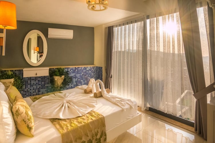 1kiralik-jakuzili-villa-deniz-manzarali-villa-villa-antik (23).jpg