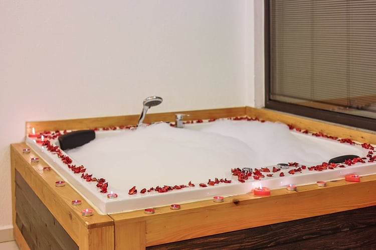 kiralik-jakuzili-villa-villa-kavun-duo- (43).jpg