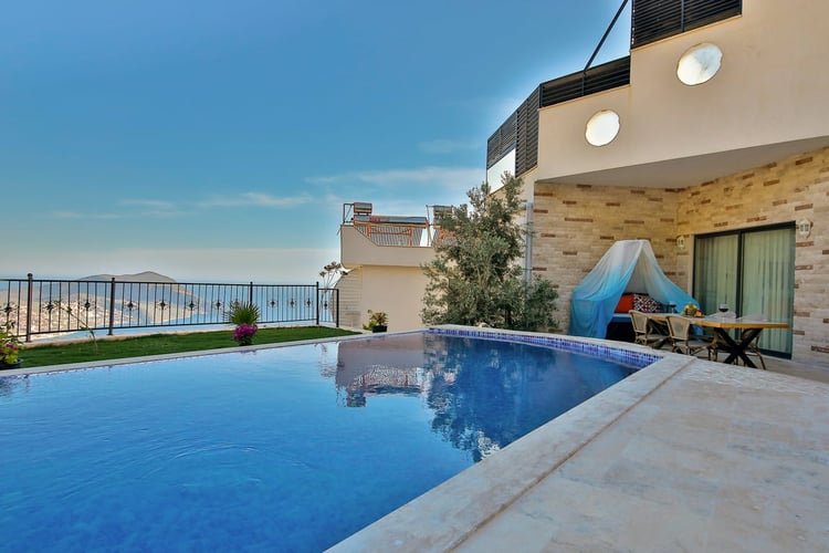 1kiralik-jakuzili-villa-deniz-manzarali-villa-villa-antik (3).jpg