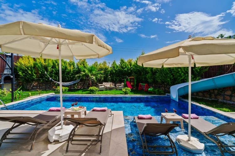 1kiralik-jakuzili-isitmali-havuzlu-villa-villa-elena- (11).jpeg