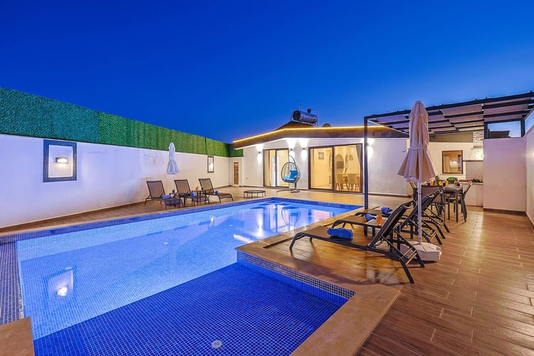 kiralik-jakuzili-villa-villa-kavun-duo- (3).jpg