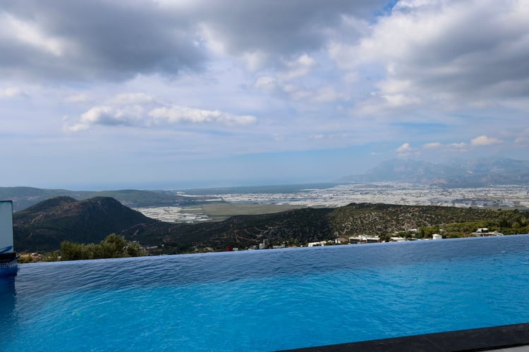 kiralik-isitmali-havuzlu-villa-villa-twin-1- (11).jpg