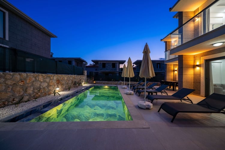 1kiralik-yazlik-villa-villa-poyraz (11).jpg