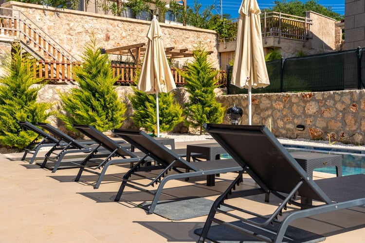 1kiralik-yazlik-villa-villa-poyraz (6).jpg