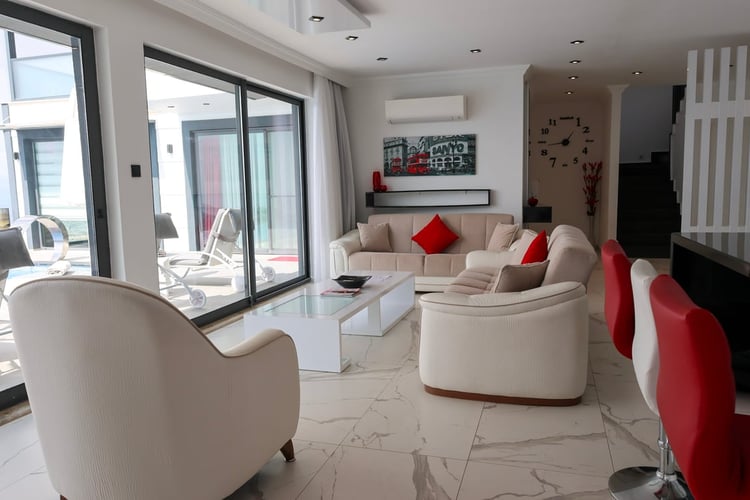 kiralik-isitmali-havuzlu-villa-villa-twin-1- (17).jpg