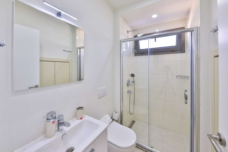 1kiralik-jakuzili-villa-yazlik-villa-serenty-kas (29).jpg