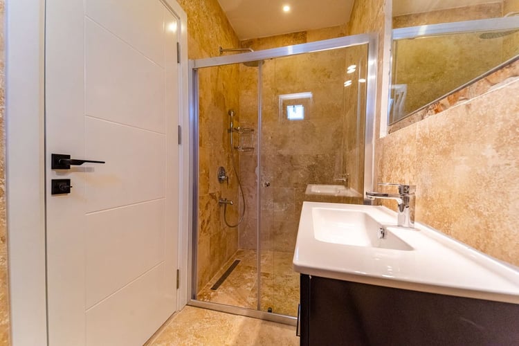 1kiralik-yazlik-villa-villa-orion (36).jpg