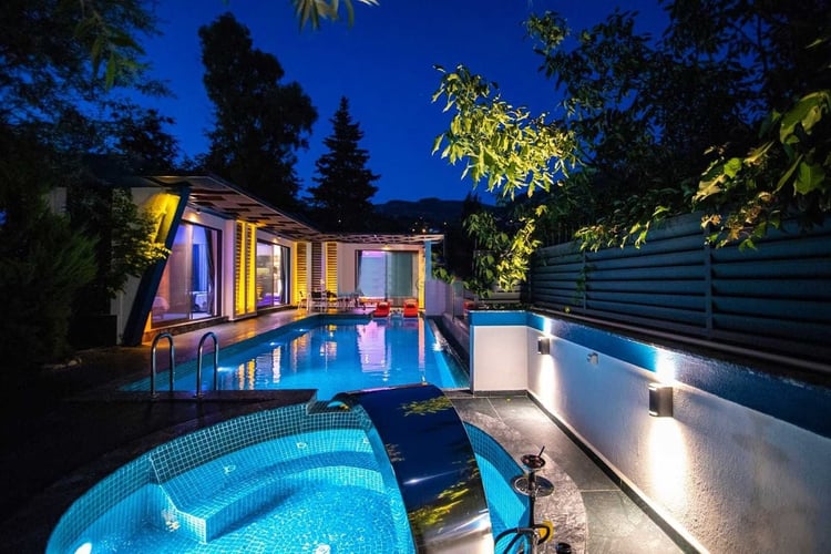 kiralik-jakuzili-villa-villa-rixsos- (2).jpeg