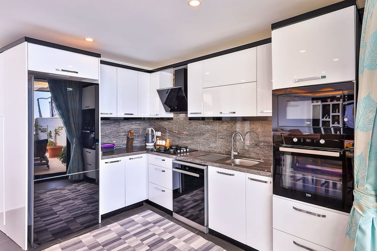 1kiralik-isitmali-havuzlu-villa-villa-kardelen- (18).jpg