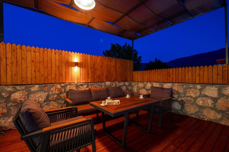 1kiralik-jakuzili-villa-villa-goldan-uno- (18).jpg