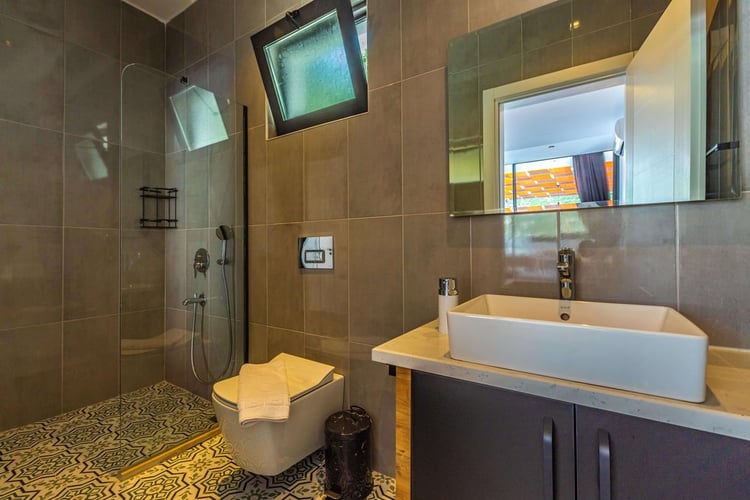 1yazlik-tatil-villasi-villa-neon- (30).jpg