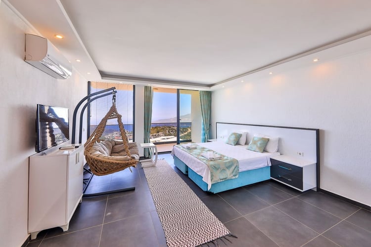 1kiralik-isitmali-havuzlu-villa-villa-kardelen- (35).jpg