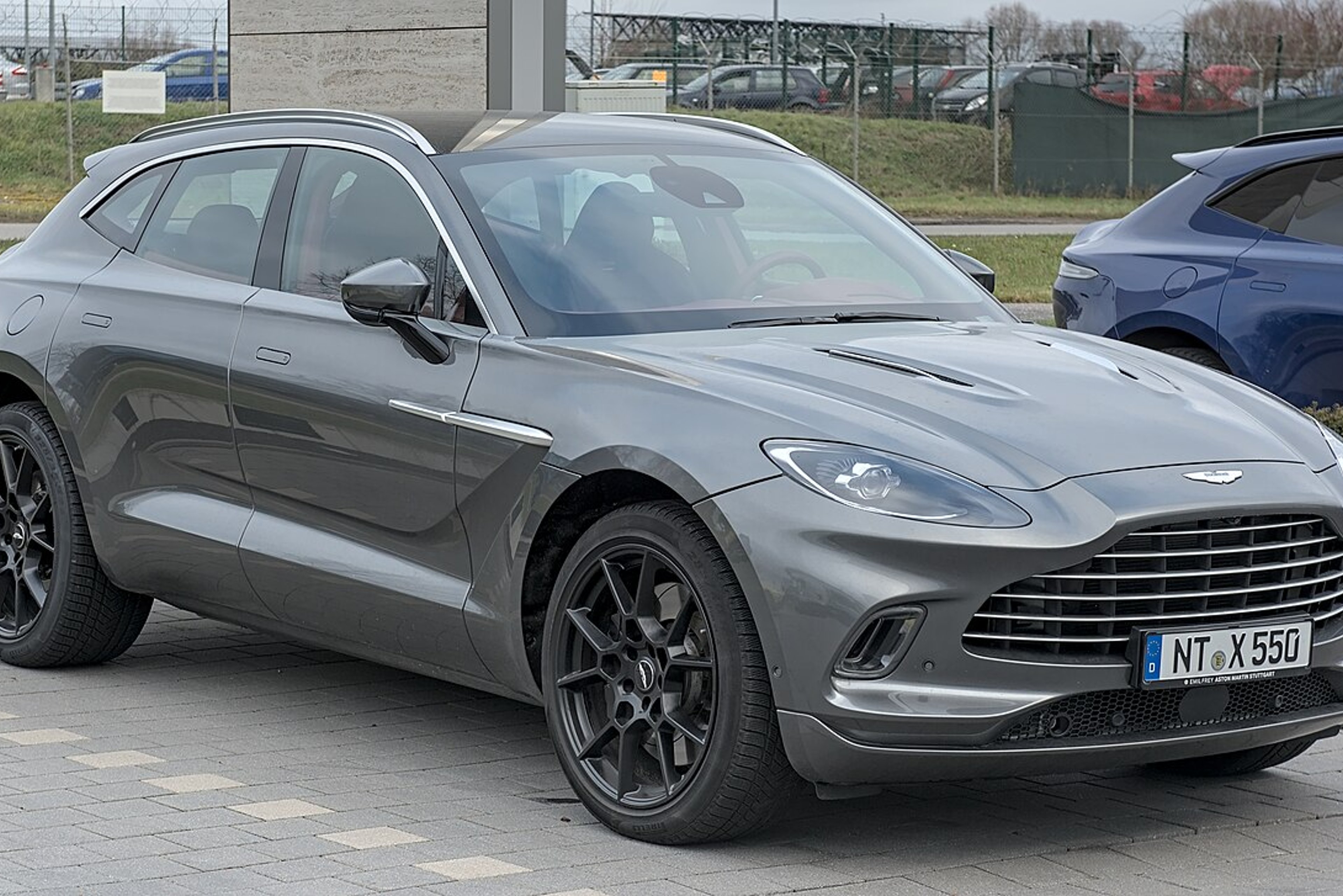 Aston Martin DBX, fotografia 1