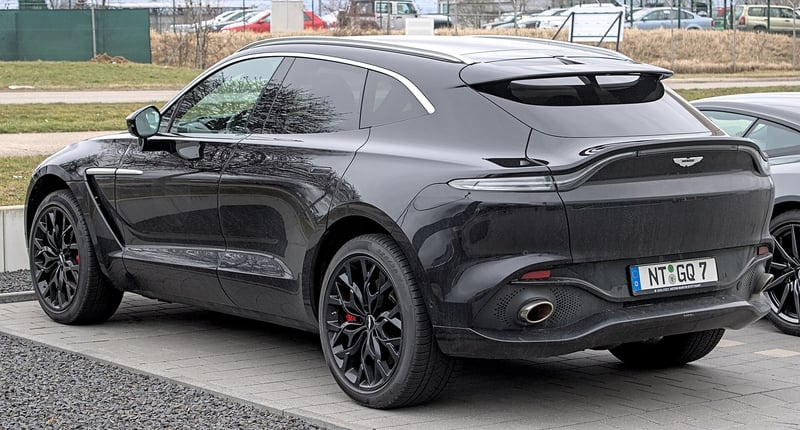 Aston Martin DBX - fotografia 8
