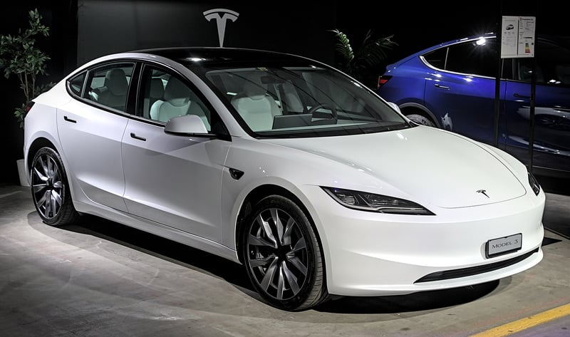 Tesla Model 3 - fotografia 6