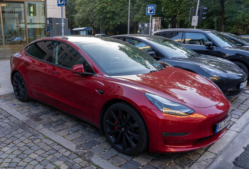Tesla Model 3 - fotografia 3