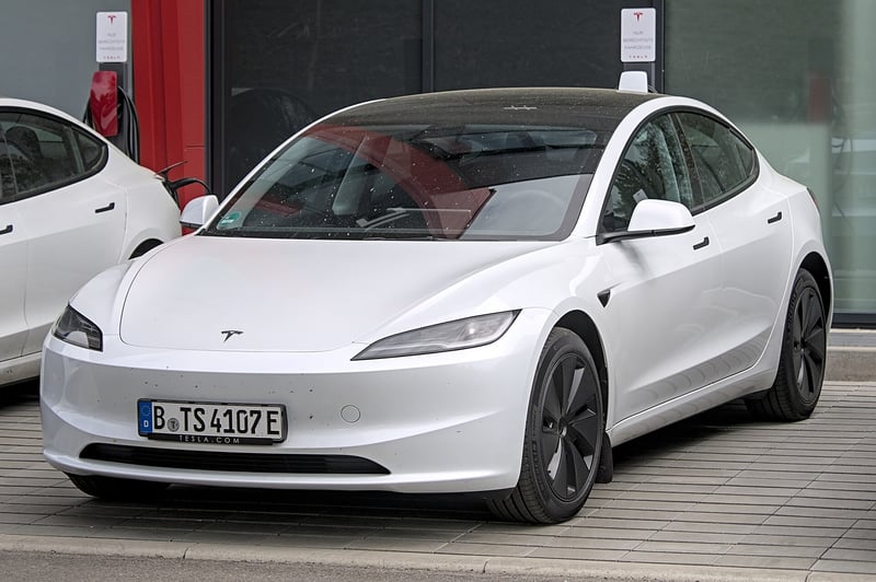 Tesla Model 3 - fotografia 7