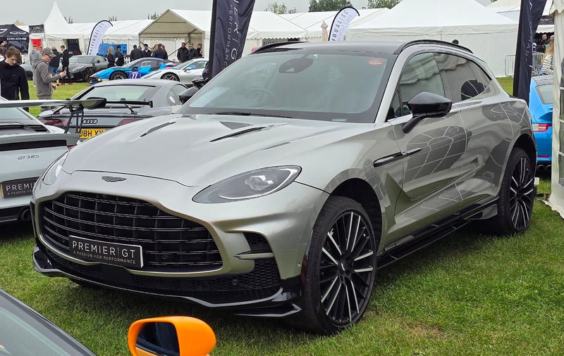 Aston Martin DBX - fotografia 10