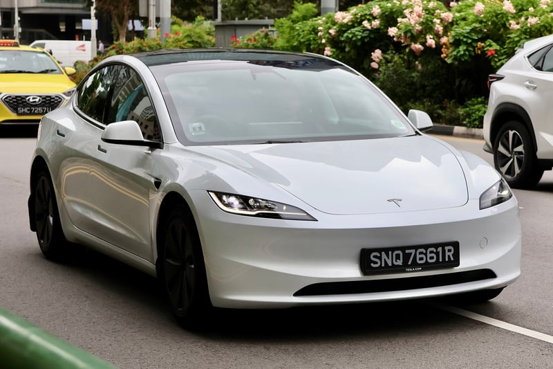 Tesla Model 3 - fotografia 10