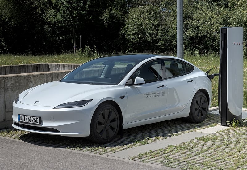 Tesla Model 3 - fotografia 9