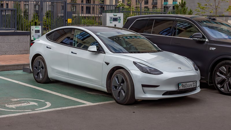 Tesla Model 3 - fotografia 5