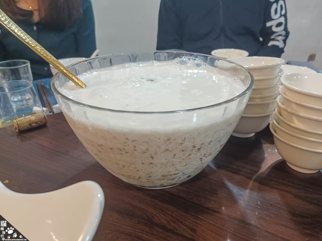 牛奶雪燕燉桃膠