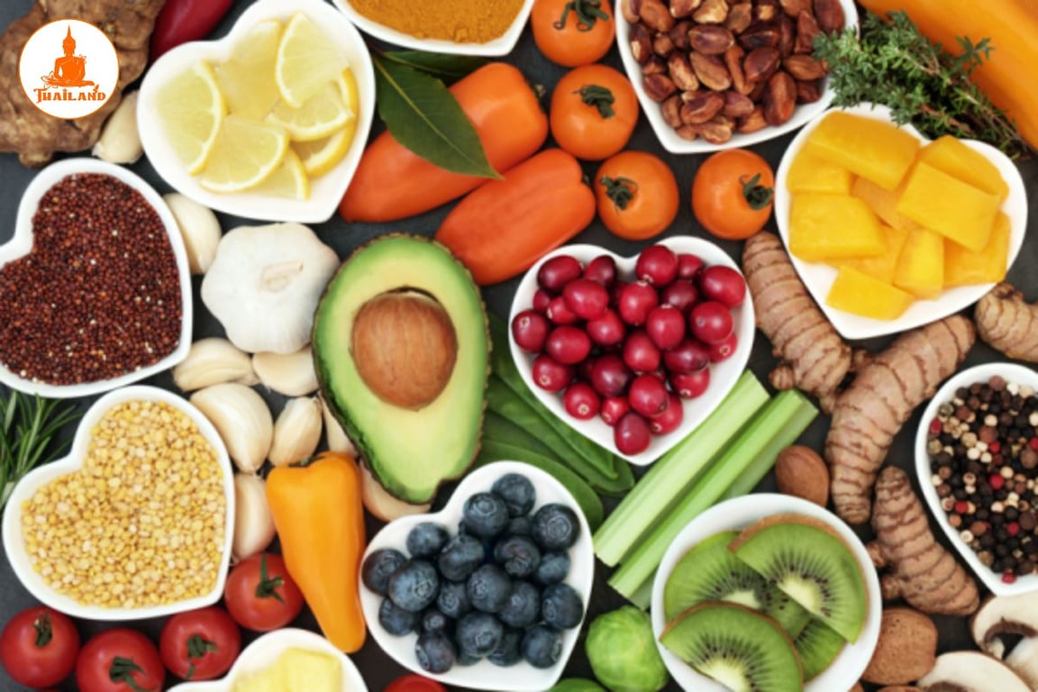 Việc bổ sung các loại quả có hàm lượng phytoestrogen cao có thể giúp điều hòa nội tiết tố nữ