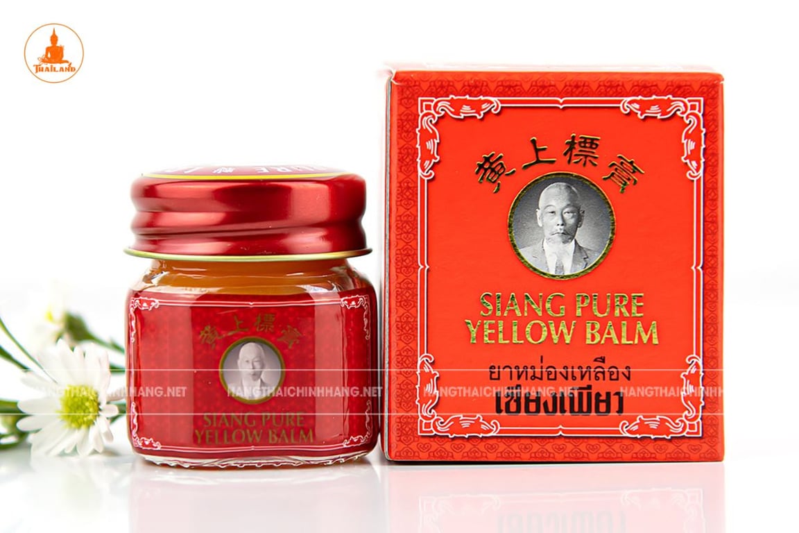 Dầu cù là ông già đỏ giúp giảm nhanh các cơn đau nhức cơ bắp, đau xương khớp