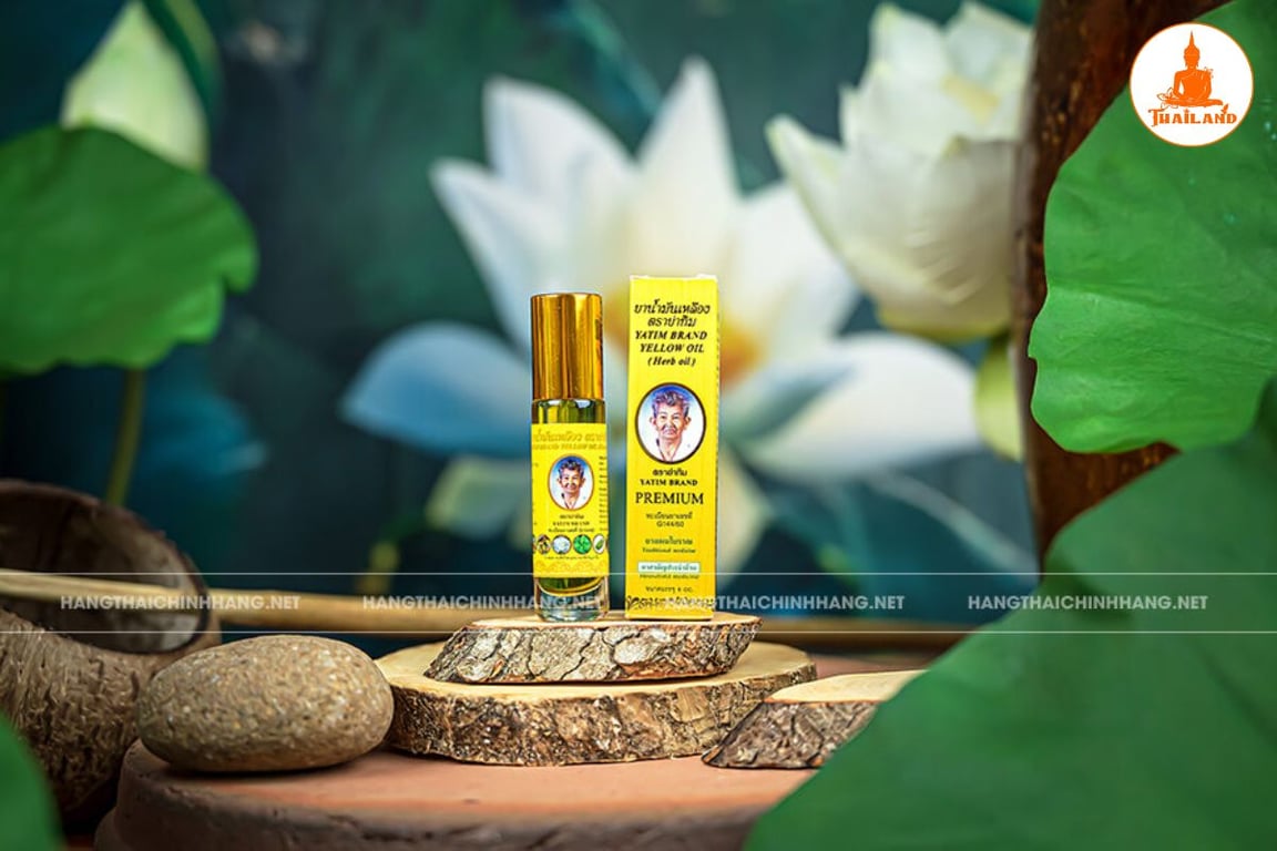 Dầu lăn 6 vị thảo dược Yatim Brand có thiết kế dạng chai lăn nhỏ gọn, dễ sử dụng