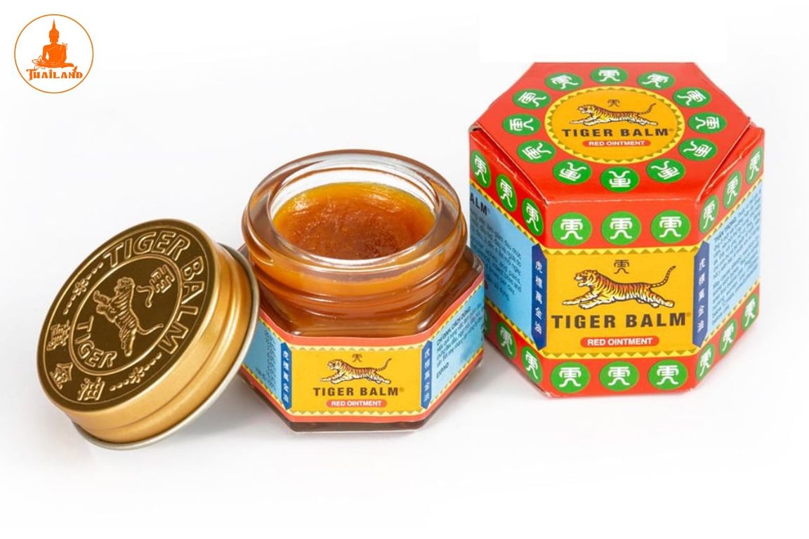 Dầu cù là Tiger Balm Red Ointment giúp giảm đau cơ, đau khớp, đau lưng và đau vai gáy