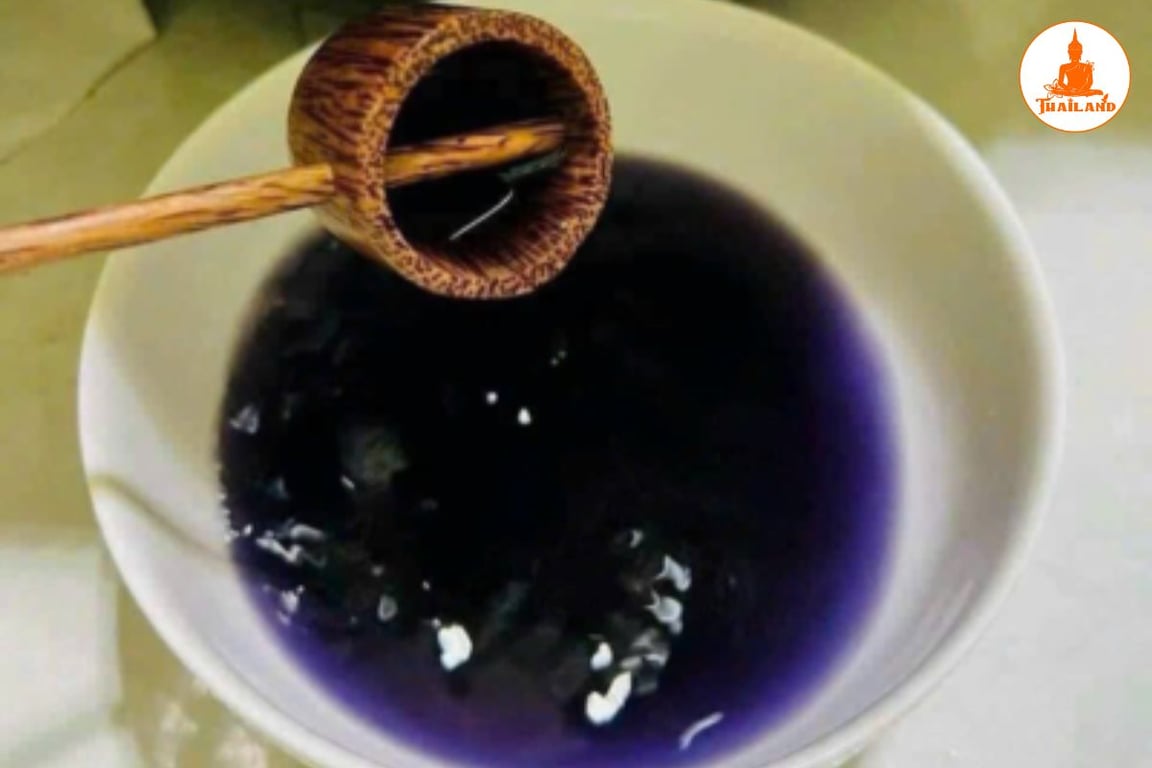 Rượu ba kích có tác dụng bổ thận & tráng dương, tăng cường sinh lý