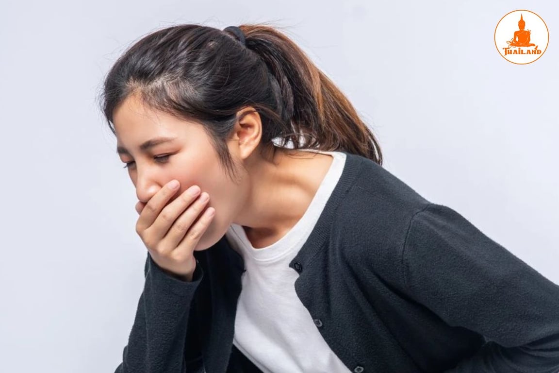 Trào ngược dạ dày là hiện tượng dịch vị từ dạ dày chảy ngược lên thực quản