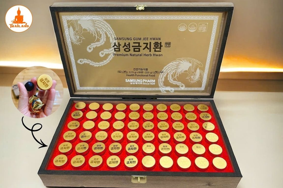 Người dùng nên nhai kỹ viên hoàn và uống cùng một ly nước ấm