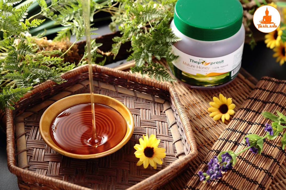 Mật ong hoa anh túc có màu nâu cánh gián