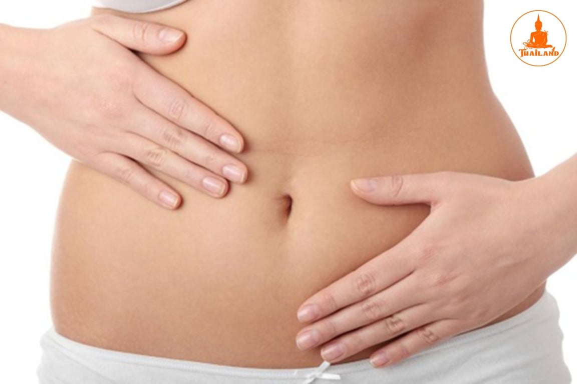 Xoa dầu gió vào rốn giúp dễ dàng chìm vào giấc ngủ hơn