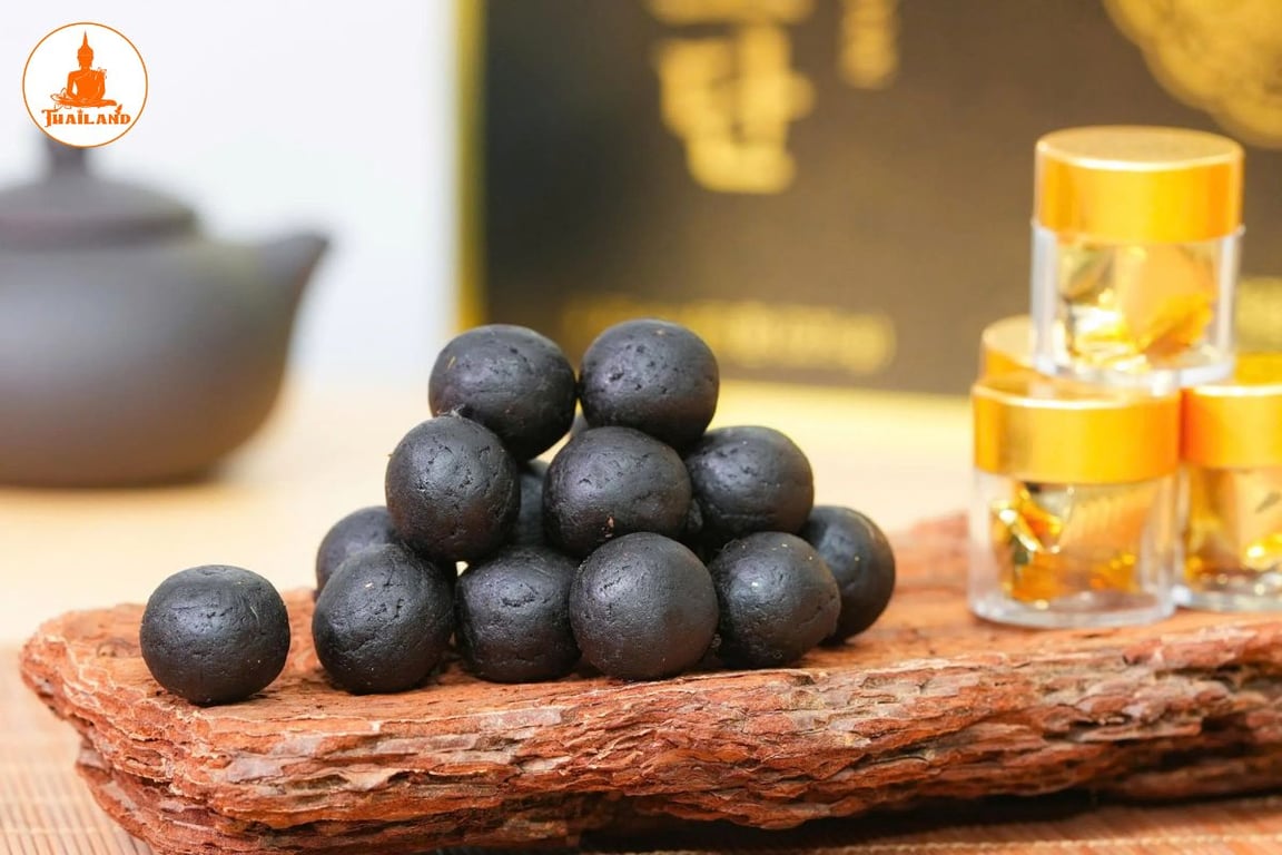 Nhai trực tiếp viên hoàn và uống với nước ấm