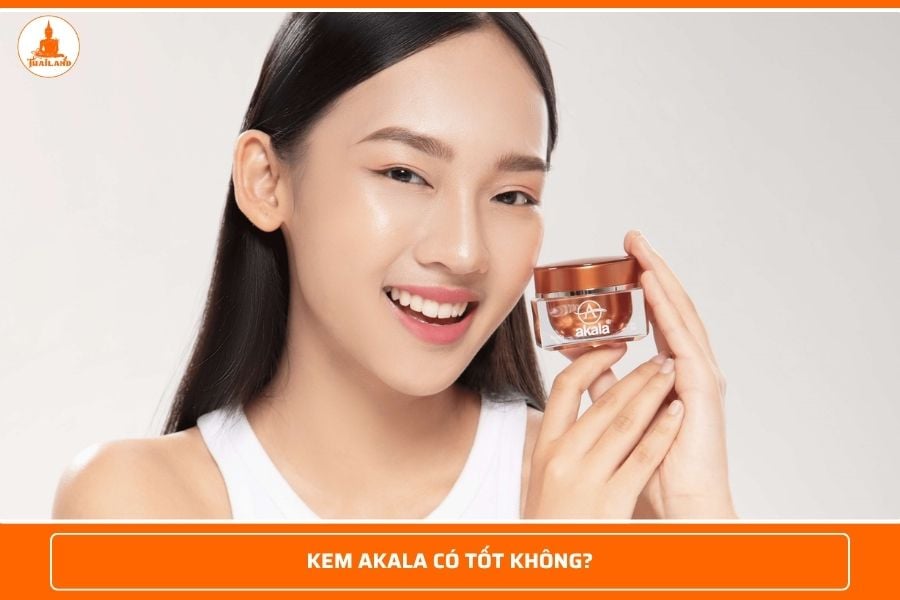 Kem Akala có kết cấu mềm mịn, dễ thấm, không gây nhờn rít, phù hợp với nhiều loại da