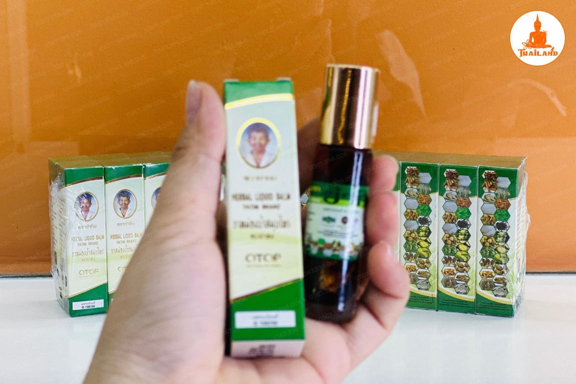 Dầu thảo dược Thái Lan là sản phẩm dạng lỏng được điều chế từ các nguyên liệu thiên nhiên