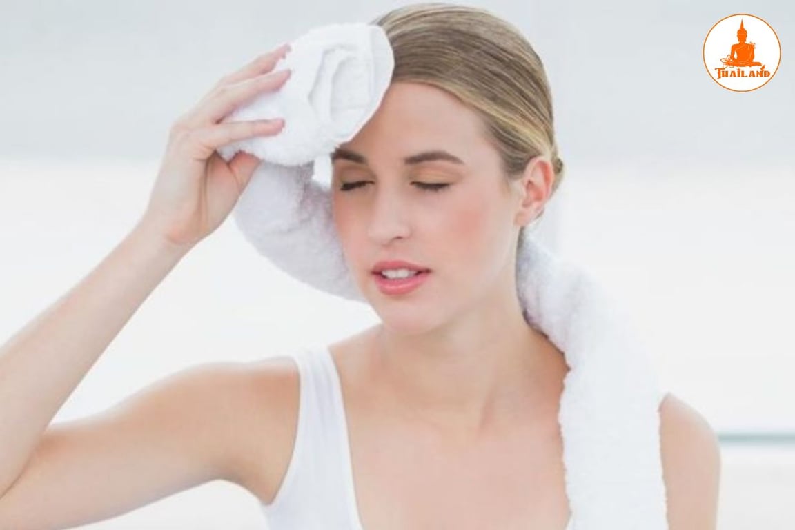 cơ thể tiết nhiều mồ hôi hơn bình thường là dấu hiệu cho thấy nội tiết tố đang bị rối loạn