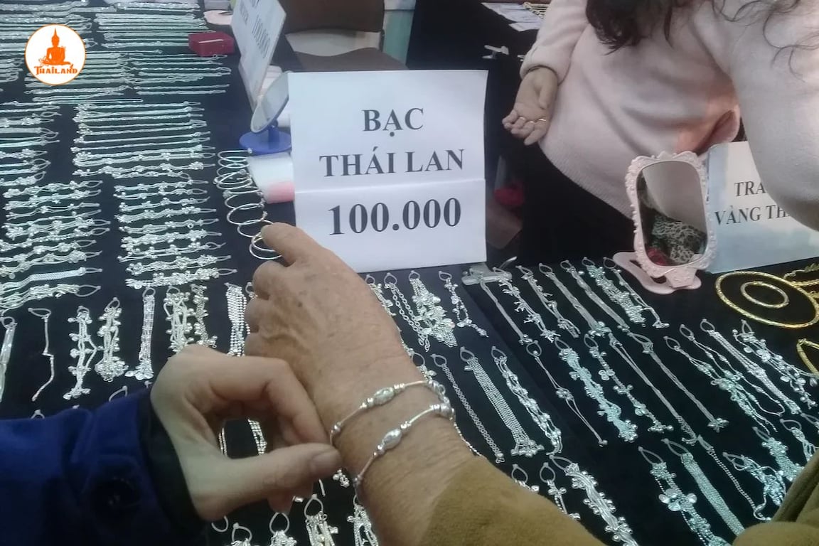 Trang sức bạc Thái được chạm khắc vô cùng tỉ mỉ