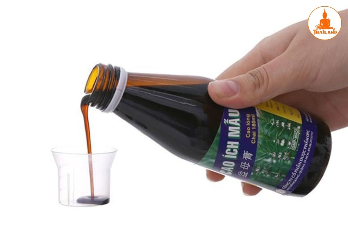 Cao ích mẫu dạng nước nên uống 2 lần/ngày, mỗi lần khoảng 15ml