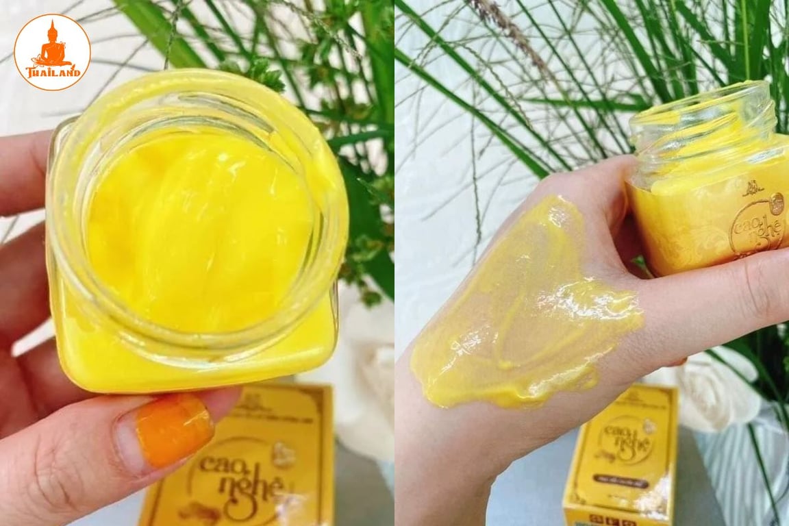 Cao Nghệ Đông Anh có màu vàng tươi, kết cấu dạng cao đặc, sánh mịn