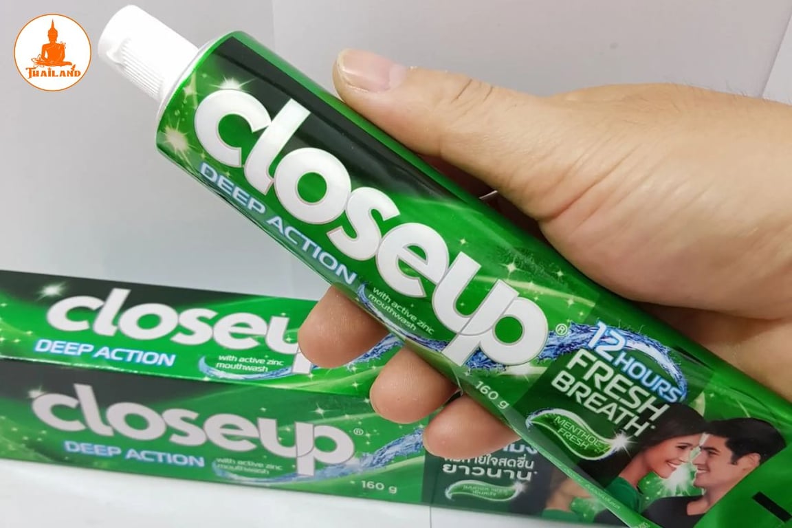 Kem đánh răng Closeup Thái Lan