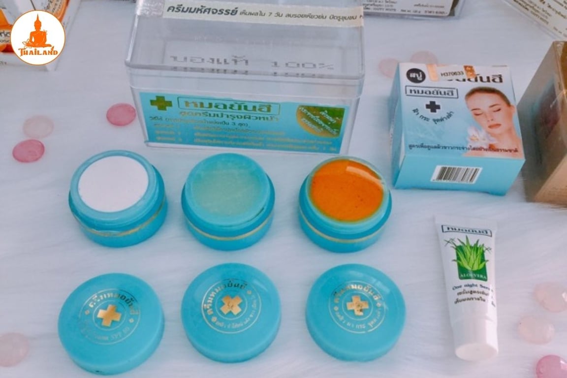 Bộ mỹ phẩm đặc trị mụn và tái tạo trắng da Yanhee