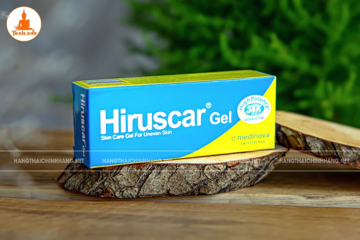 Với kết cấu gel nhẹ, Hiruscar dễ dàng thẩm thấu vào da, phát huy tác dụng ngay từ lần thoa đầu tiên