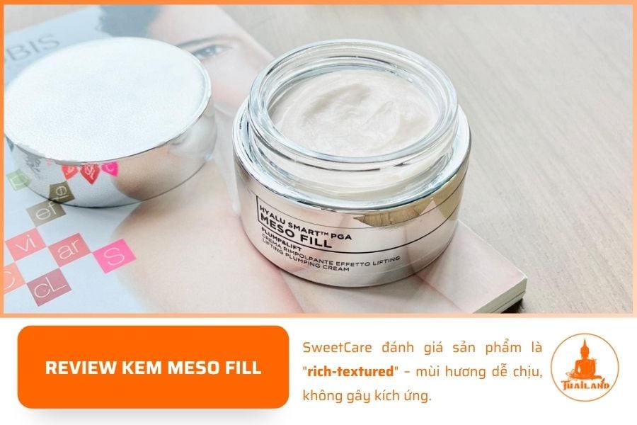 SweetCare đánh giá sản phẩm là "rich-textured" – mùi hương dễ chịu, không kích ứng