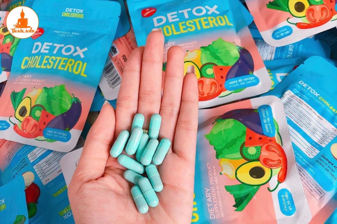 Viên uống Detox Cholesterol được đóng gói dưới dạng túi zip, bên trong là 60 viên nang